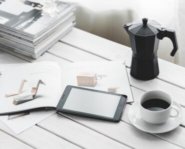 iPads versus competing tablets in the mobile market